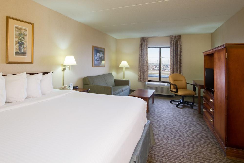 Comfort Inn & Suites Buffalo Airport Exterior photo