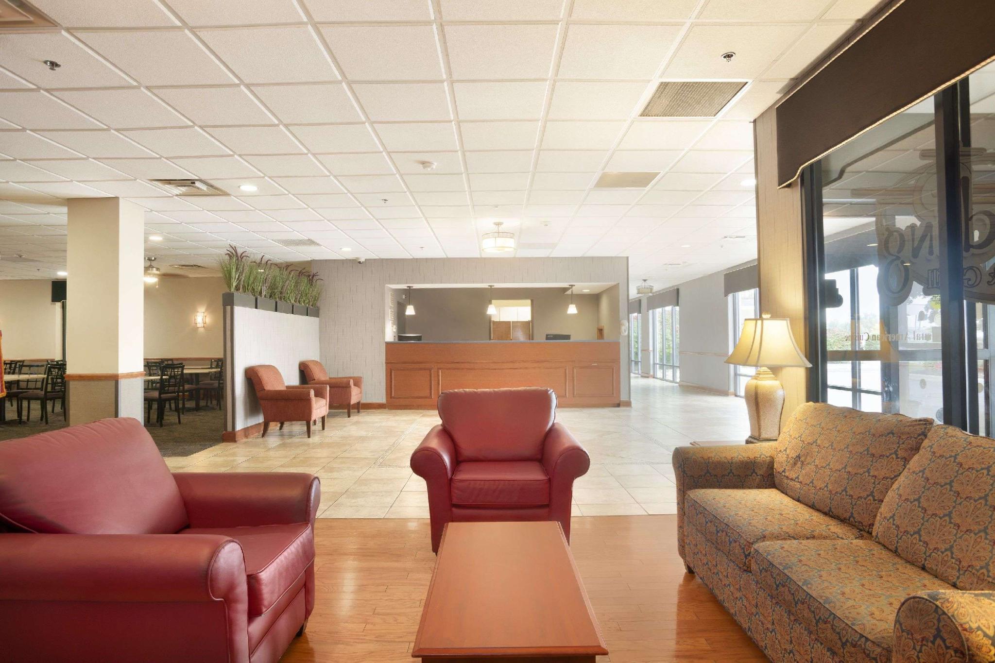 Comfort Inn & Suites Buffalo Airport Exterior photo