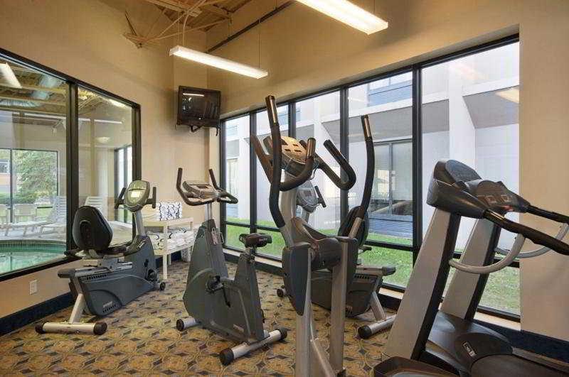 Comfort Inn & Suites Buffalo Airport Facilities photo