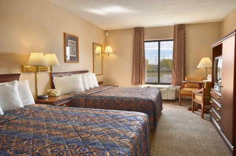 Comfort Inn & Suites Buffalo Airport Room photo